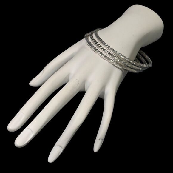 Tiffany & Co Single Bangle Bracelet Sterling Silver Estate TIF870 - Picture 3 of 15